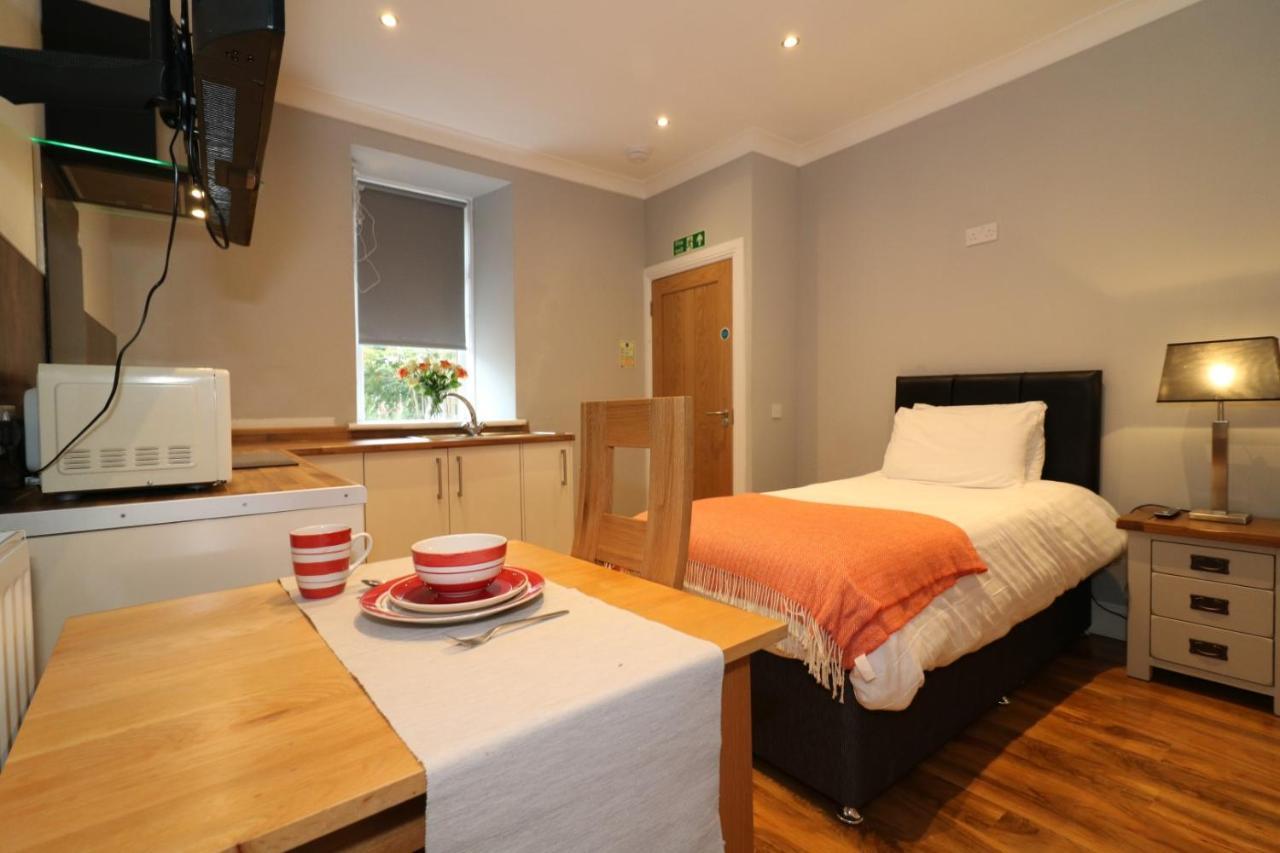 Signature - Linden Cottage Room 2 Airdrie Εξωτερικό φωτογραφία